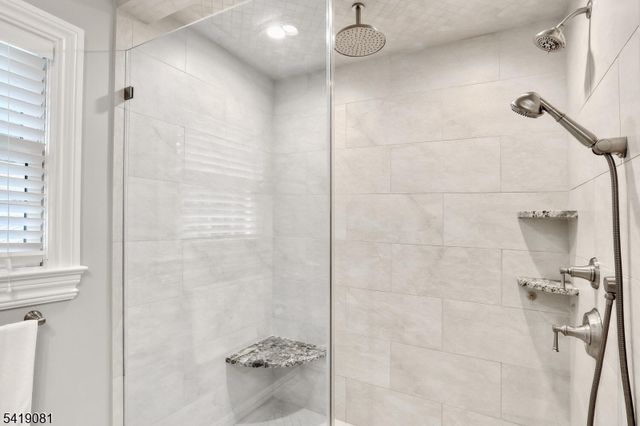 34 Crocker Mansion Dr, Mahwah Twp., NJ 07430