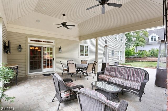 34 Crocker Mansion Dr, Mahwah Twp., NJ 07430