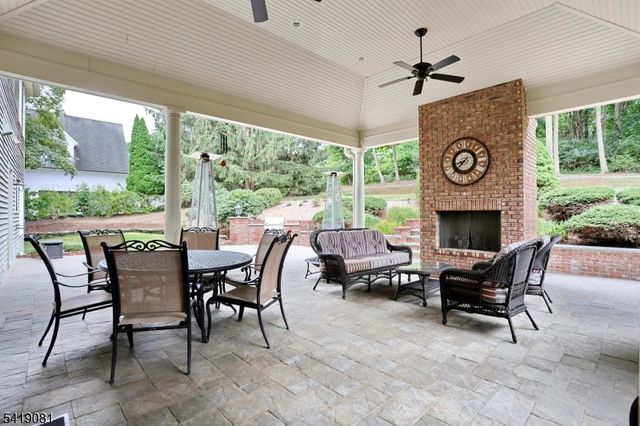 34 Crocker Mansion Dr, Mahwah Twp., NJ 07430