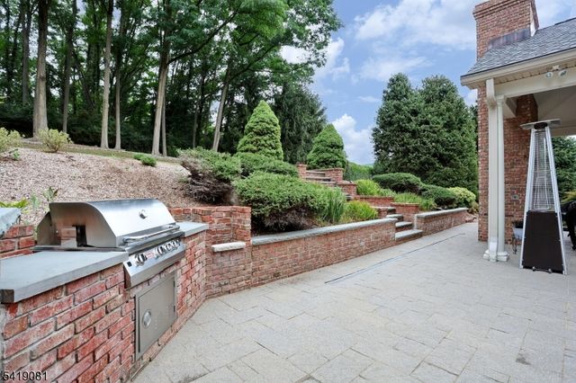 34 Crocker Mansion Dr, Mahwah Twp., NJ 07430