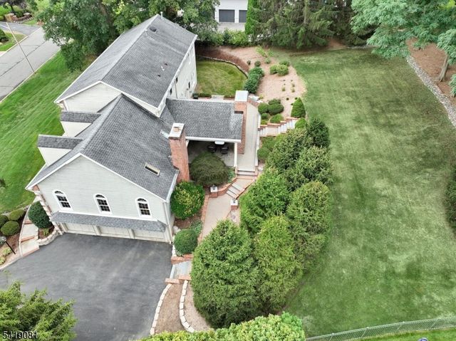 34 Crocker Mansion Dr, Mahwah Twp., NJ 07430