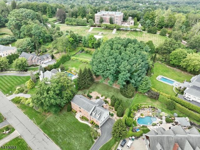 34 Crocker Mansion Dr, Mahwah Twp., NJ 07430