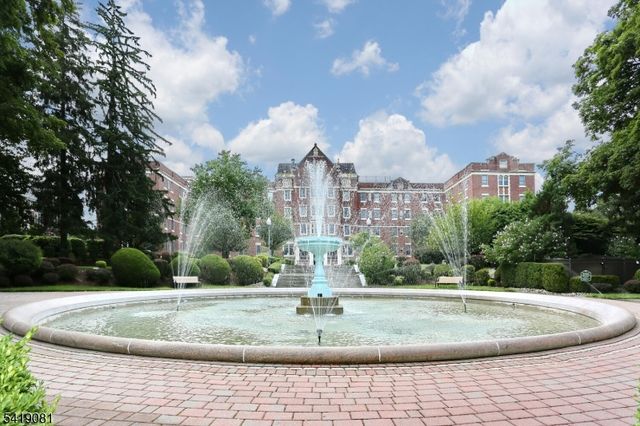 34 Crocker Mansion Dr, Mahwah Twp., NJ 07430