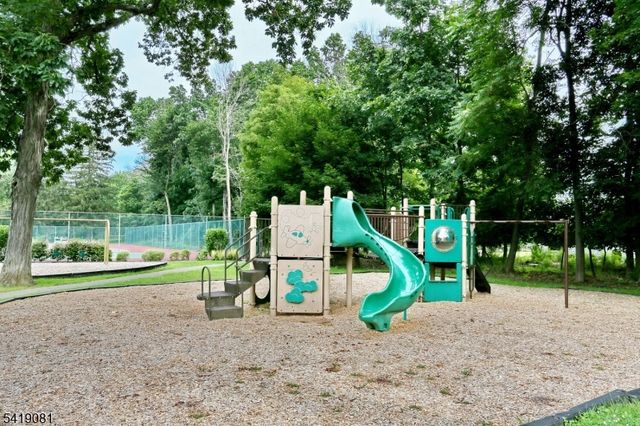 34 Crocker Mansion Dr, Mahwah Twp., NJ 07430