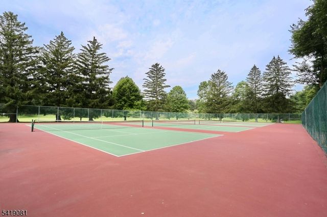 34 Crocker Mansion Dr, Mahwah Twp., NJ 07430