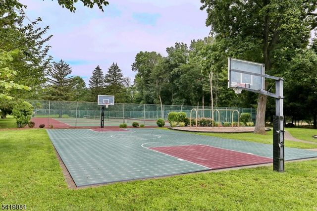 34 Crocker Mansion Dr, Mahwah Twp., NJ 07430