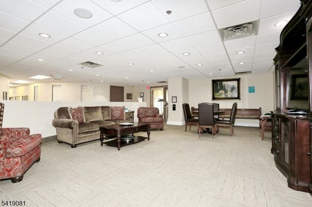 34 Crocker Mansion Dr, Mahwah Twp., NJ 07430