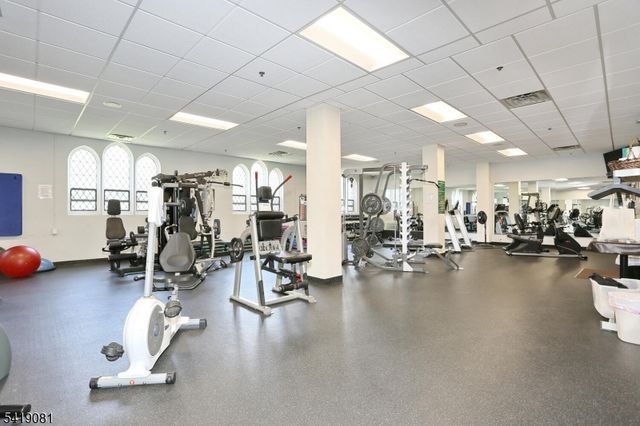 34 Crocker Mansion Dr, Mahwah Twp., NJ 07430