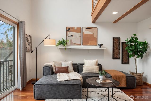 9057 17th Avenue SW, Seattle, WA 98106