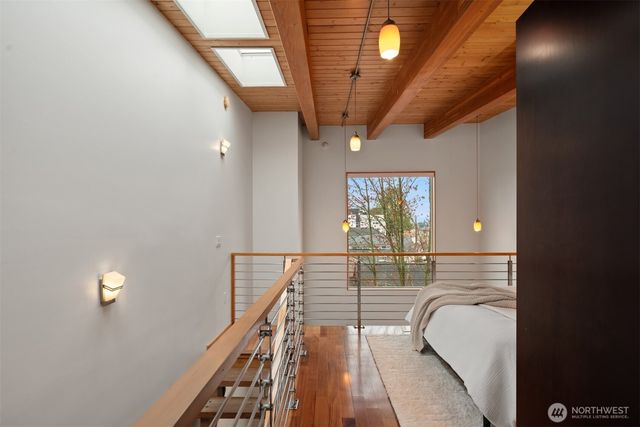 9057 17th Avenue SW, Seattle, WA 98106