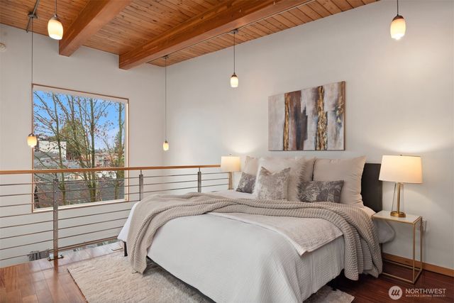 9057 17th Avenue SW, Seattle, WA 98106