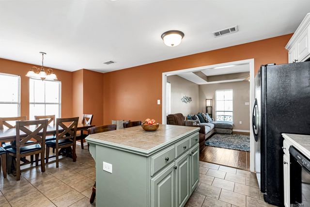 12266 Creekside Ave, Walker, LA 70785