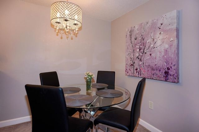 11 Thoreau Ct - 7, Natick, MA 01760