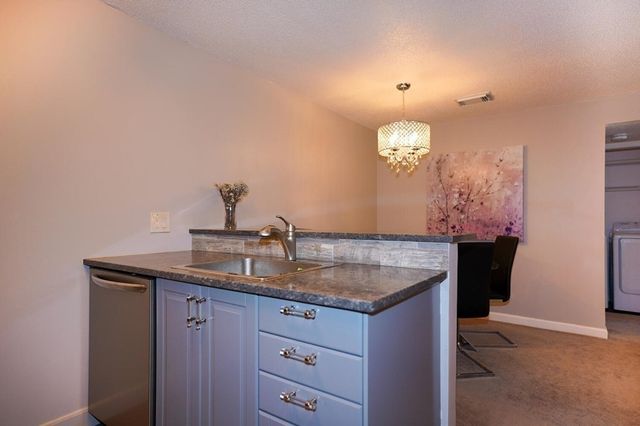 11 Thoreau Ct - 7, Natick, MA 01760