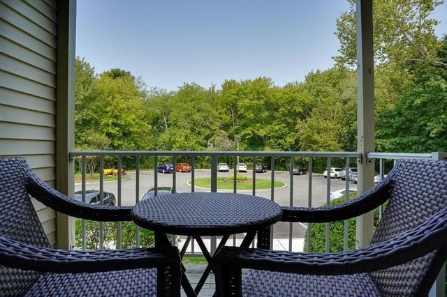 11 Thoreau Ct - 7, Natick, MA 01760