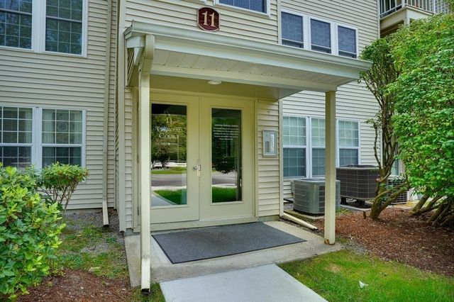 11 Thoreau Ct - 7, Natick, MA 01760