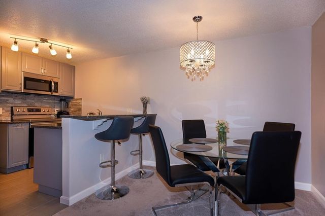 11 Thoreau Ct - 7, Natick, MA 01760