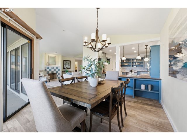 2115 Ne 158TH Pl, Portland, OR 97230