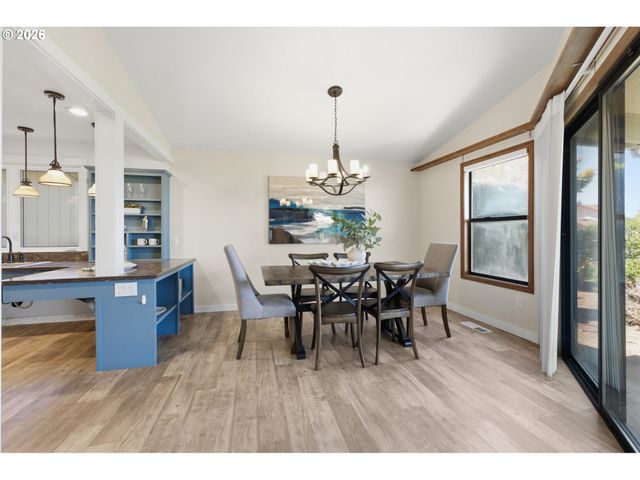 2115 Ne 158TH Pl, Portland, OR 97230