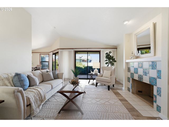 2115 Ne 158TH Pl, Portland, OR 97230