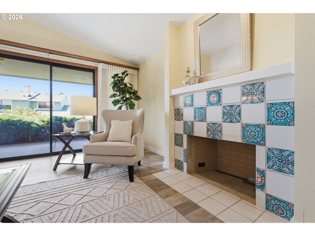 2115 Ne 158TH Pl, Portland, OR 97230