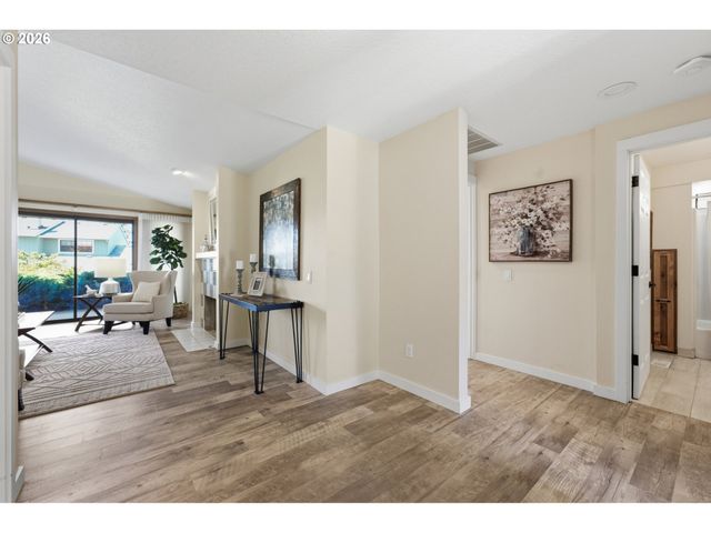 2115 Ne 158TH Pl, Portland, OR 97230