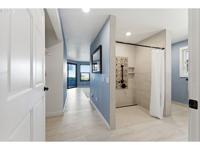 2115 Ne 158TH Pl, Portland, OR 97230