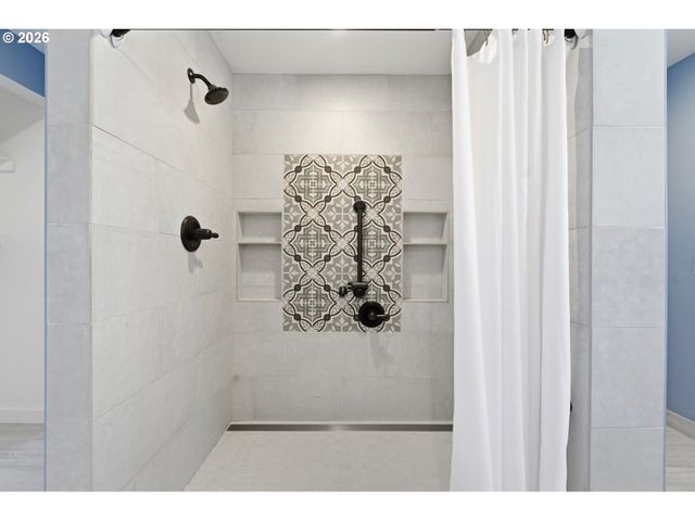 2115 Ne 158TH Pl, Portland, OR 97230