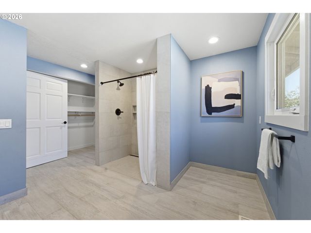 2115 Ne 158TH Pl, Portland, OR 97230