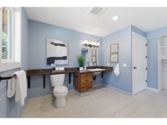 2115 Ne 158TH Pl, Portland, OR 97230