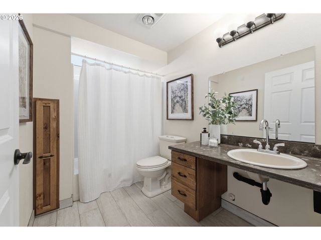 2115 Ne 158TH Pl, Portland, OR 97230