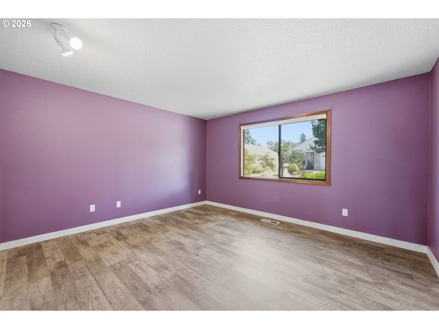 2115 Ne 158TH Pl, Portland, OR 97230