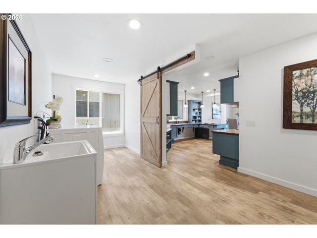 2115 Ne 158TH Pl, Portland, OR 97230