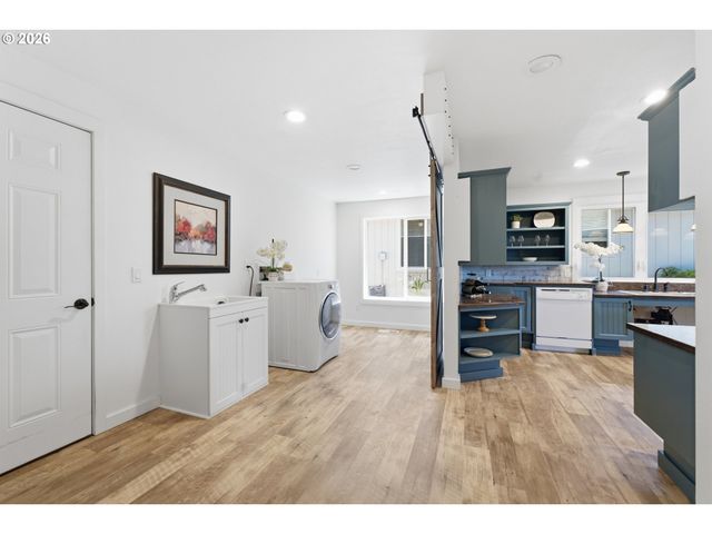 2115 Ne 158TH Pl, Portland, OR 97230