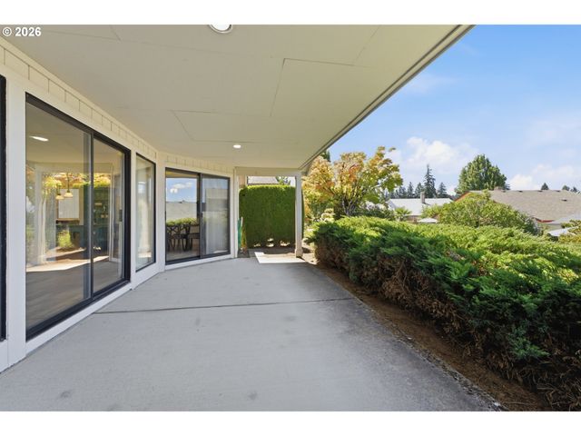 2115 Ne 158TH Pl, Portland, OR 97230