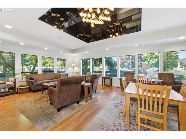 2115 Ne 158TH Pl, Portland, OR 97230