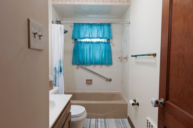 10 Marinel Ave, Chelmsford, MA 01863