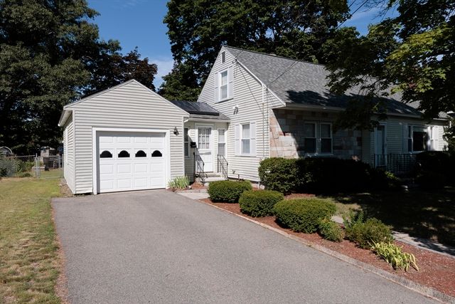 10 Marinel Ave, Chelmsford, MA 01863