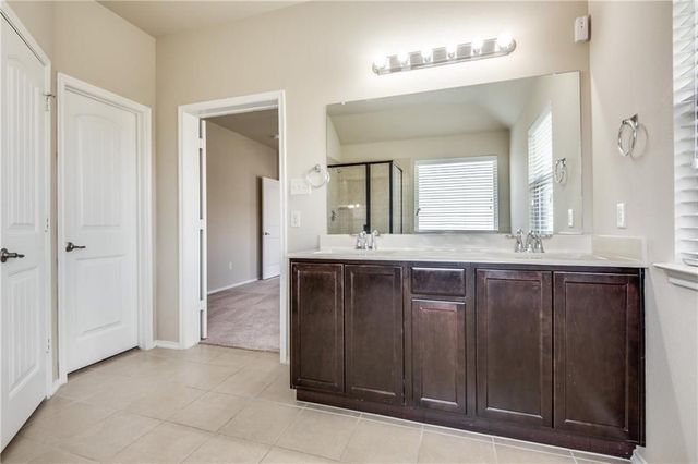 429 Roger Graves Circle, Mckinney, TX 75072