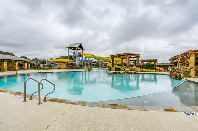 429 Roger Graves Circle, Mckinney, TX 75072