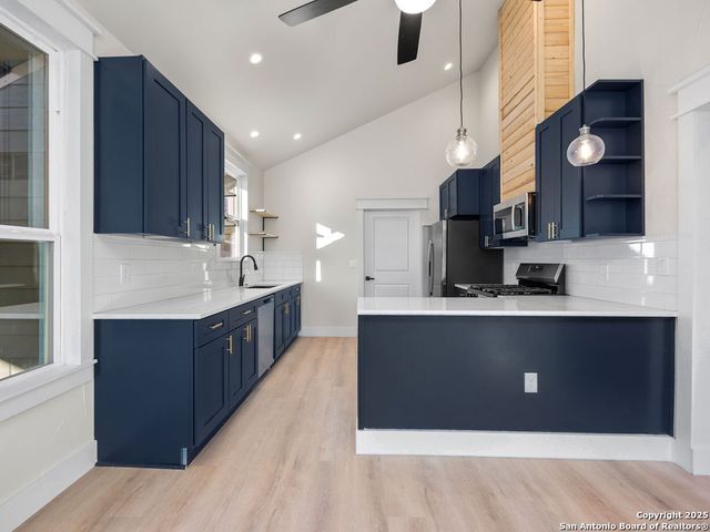 827 LEAL ST, San Antonio, TX 78207