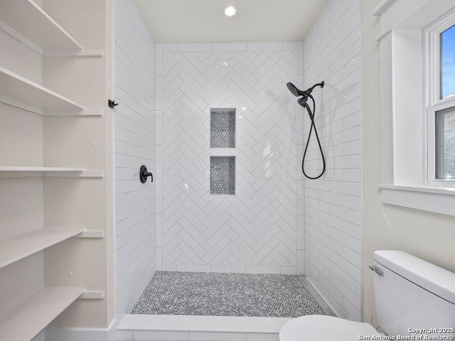 827 LEAL ST, San Antonio, TX 78207