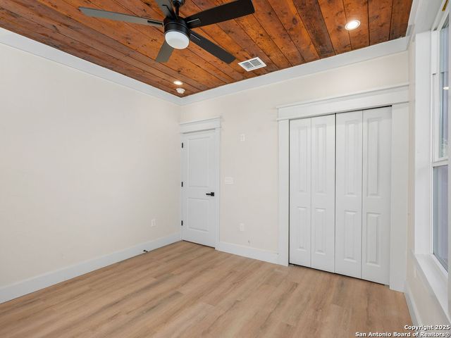 827 LEAL ST, San Antonio, TX 78207