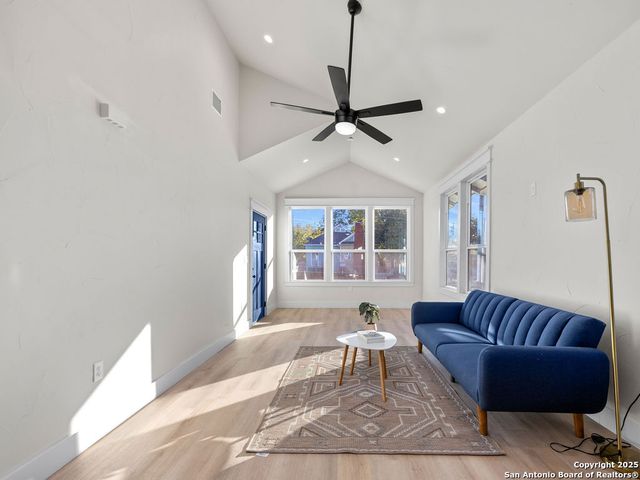 827 LEAL ST, San Antonio, TX 78207