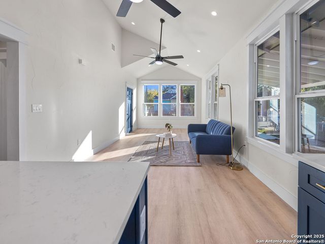 827 LEAL ST, San Antonio, TX 78207