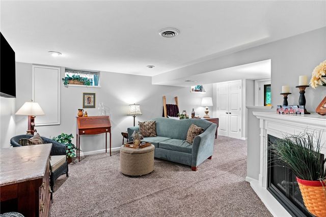 111 William Penn Circle, Leet Twp, PA 15143