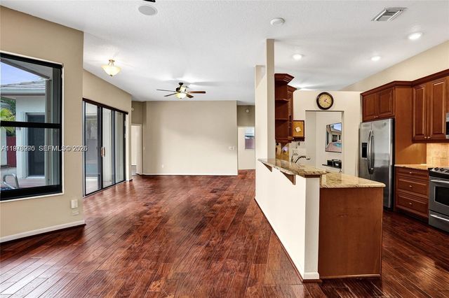 212 Citrus Trl, Boynton Beach, FL 33436