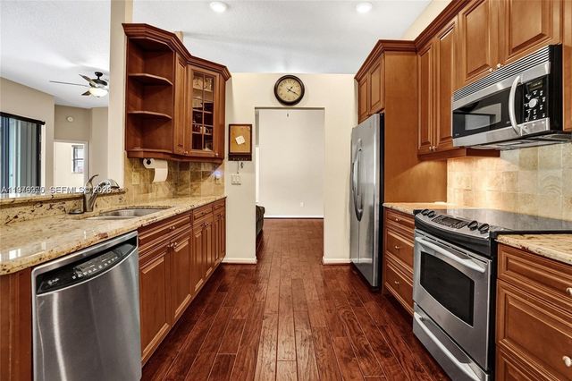 212 Citrus Trl, Boynton Beach, FL 33436