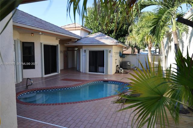 212 Citrus Trl, Boynton Beach, FL 33436