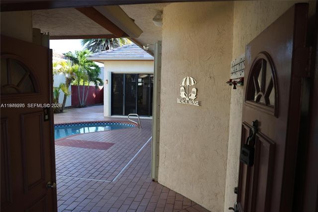 212 Citrus Trl, Boynton Beach, FL 33436